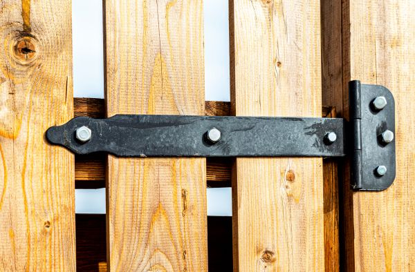 Gate Hinge Repair in Mechanicsville