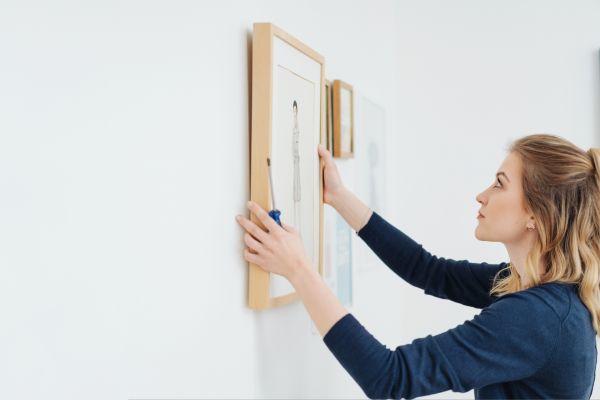 Picture Hanging Service in Mechanicsville