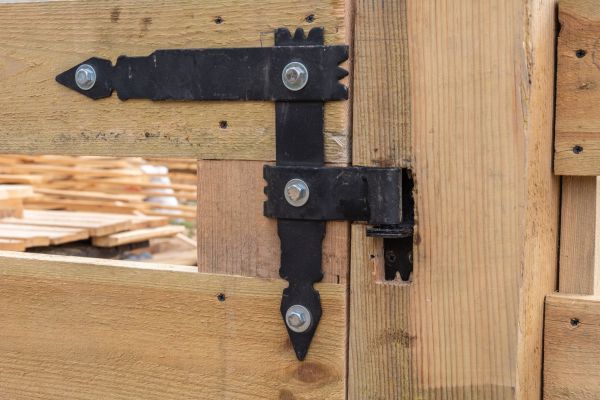 Gate Hinge Adjustment in Mechanicsville