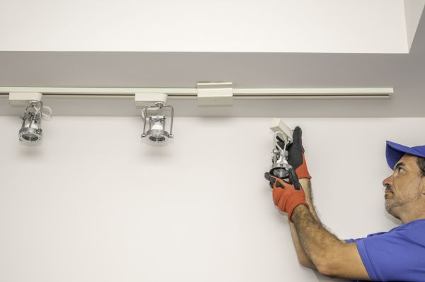 Track Light Bulb Replacement in Mechanicsville